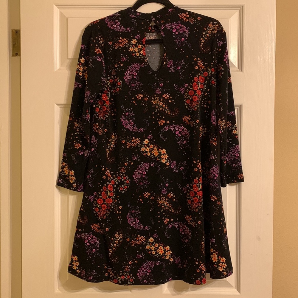 Forever 21 Floral Dress - Picture 5 of 6
